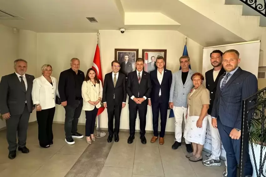 İzmir ile Kosova arasındaki iletişim güçleniyor