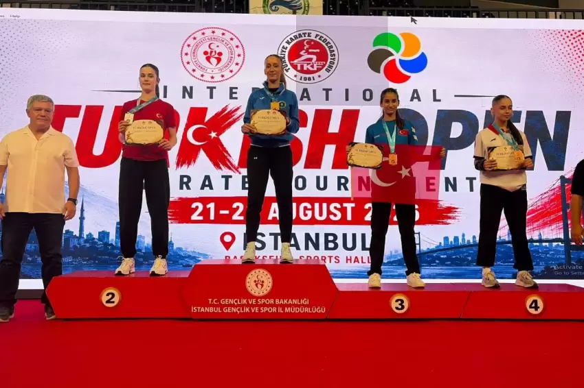 Bursalı karateci Naz Kayadereden altın madalya