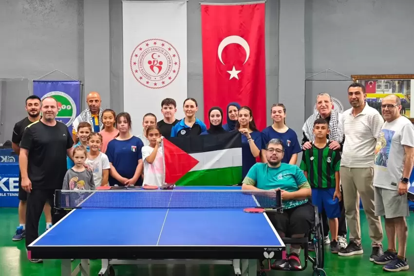 Filistin Milli Takımı Sakaryada dostluk masasında