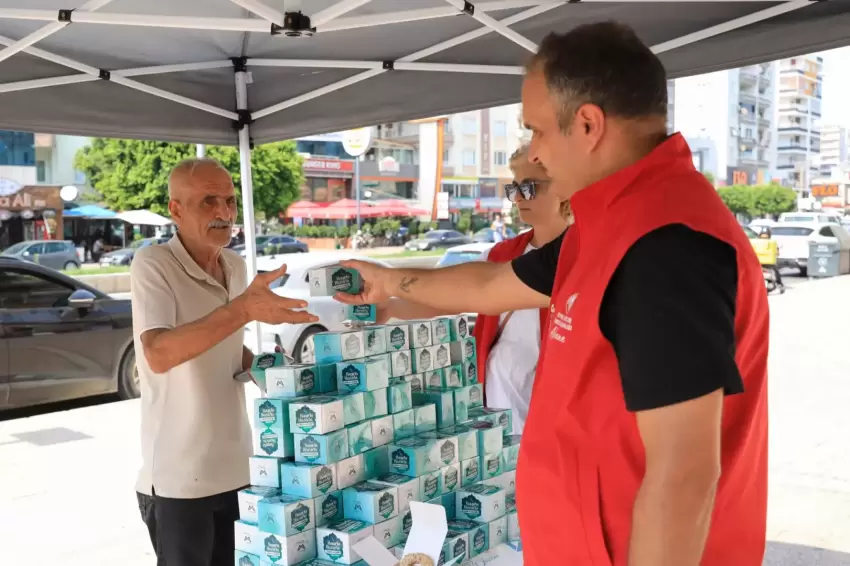 Mersinde Mevlit Kandilinde 15 bin kandil simidi ikramı