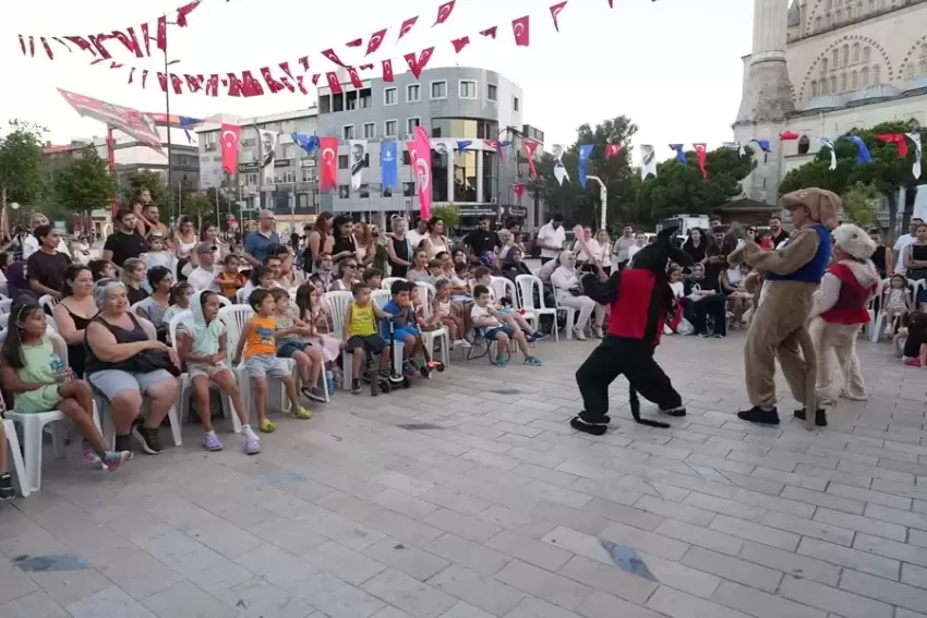 İstanbul Maltepede çocuklara yaz boyu tiyatro keyfi