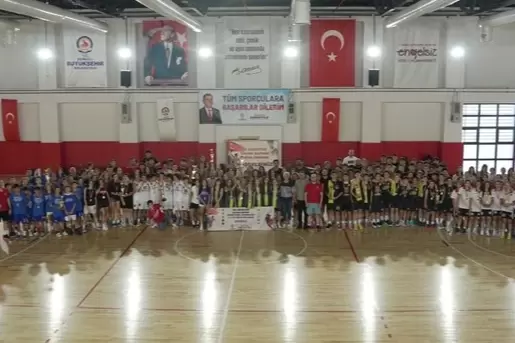 Egenin genç sporcuları Denizlide buluştu