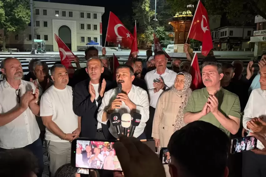 İYİ Partili Türkoğlu Bursada coşkuyla karşılandı