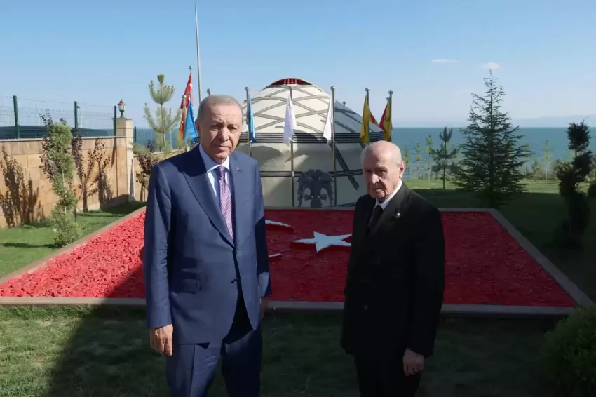 Erdoğan ve Bahçeliden Ahlatta anlamlı buluşma