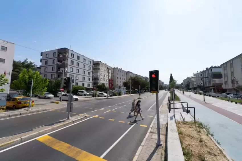 2 milyar liralık yatırımla İzmir yolları yenileniyor... 120 noktada çalışmalar tamamlandı