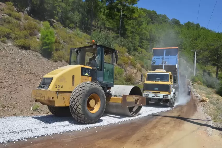 Antalya Büyükşehirden Alanyada asfalt hamlesi