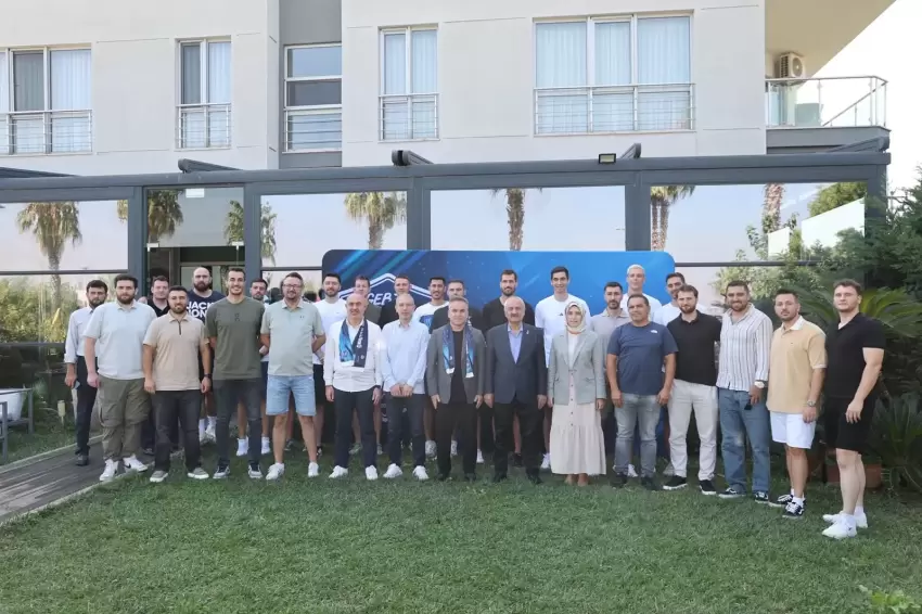 Kocaeli Gebzede voleybol takımı yeni sezona hazırlanıyor