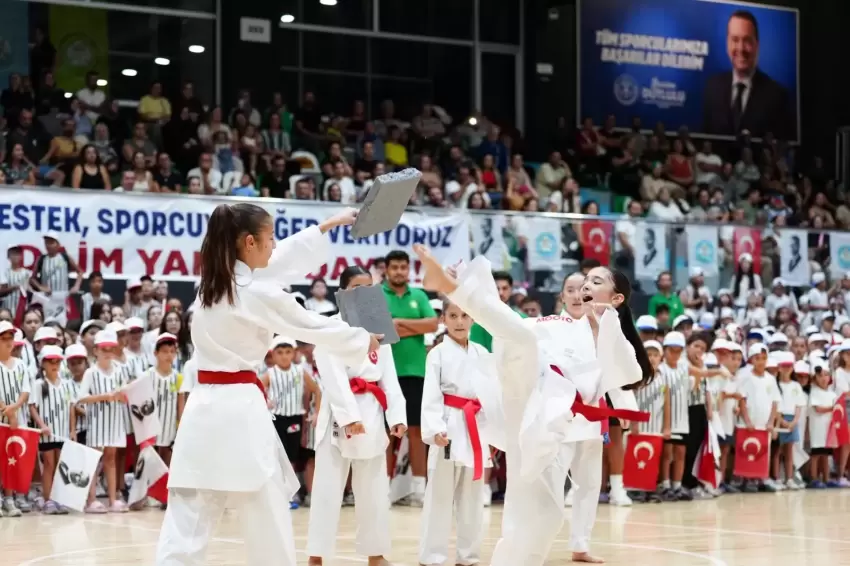 Manisada 5 bin çocuk Yaz Sporda buluştu
