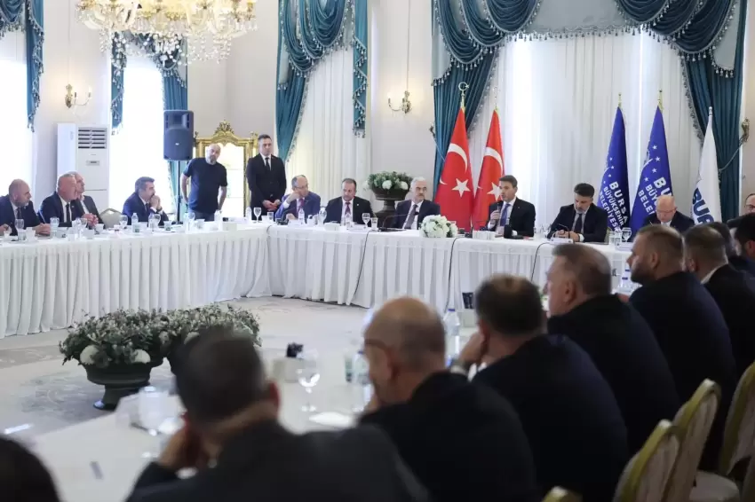 Bakan Bayraktardan Bursada enerji mesaisi