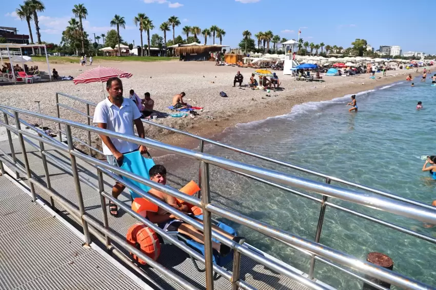 Antalyada engelsiz plajlara yoğun ilgi