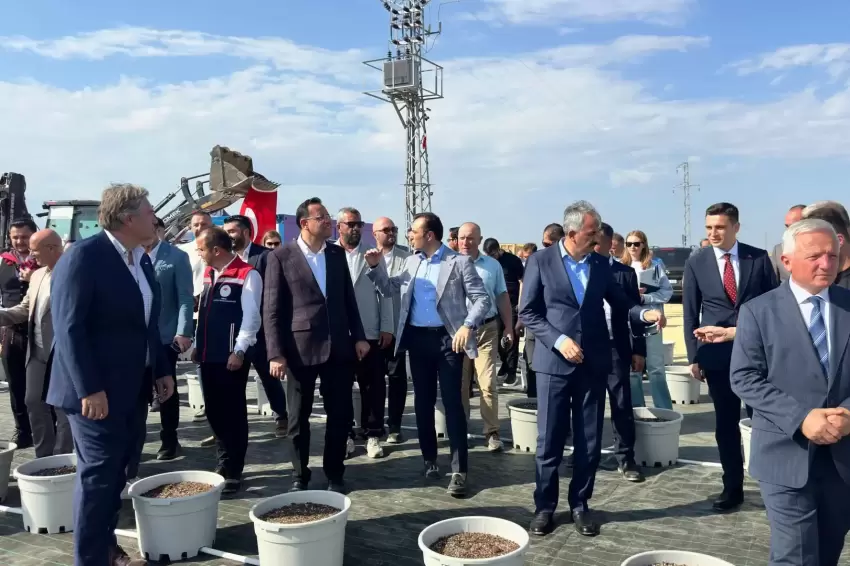 Bakan Yardımcısı Gizligiderden İpsalada yaban mersini çiftliğine ziyaret