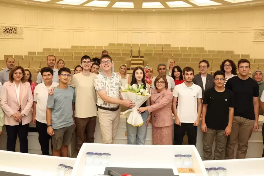 Gaziantepte YKS ve LGS dereceli öğrenciler Başkan Şahin ile buluştu