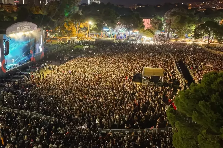 İEFde Çim Konserleri rüzgarı esecek