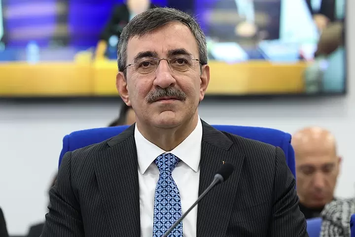 Girne açıklarındaki gemi kazasına Cevdet Yılmazdan açıklama... Her türlü desteği sağlıyoruz