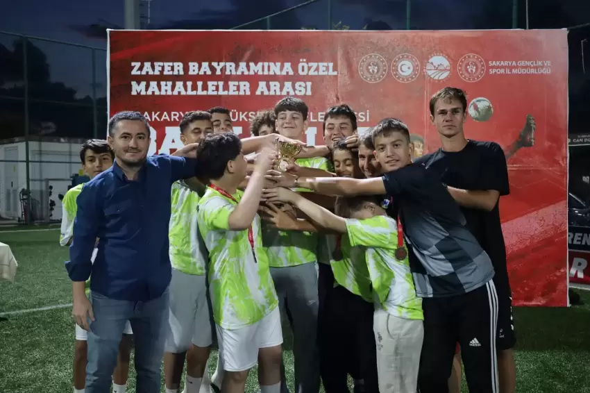Sakaryada Başkanlık Futbol Kupasında şampiyon Göktepe oldu