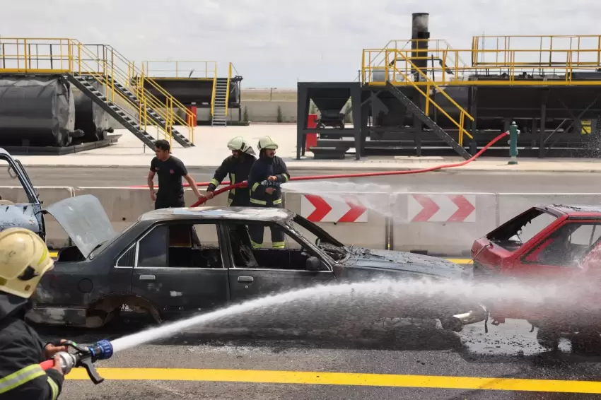 Konyada minibüs ve servis şoförlerine gönüllü itfaiyecilik eğitimi verdi