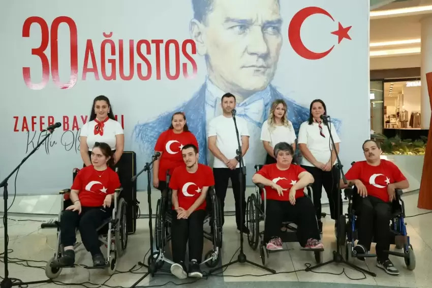 Bursa Osmangazide zafer türkülerle kutlandı