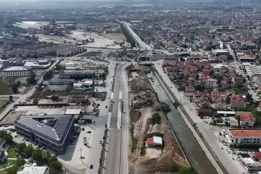 Sakaryada Yazlık Kavşağında trafiği rahatlatacak köprüde önemli aşama