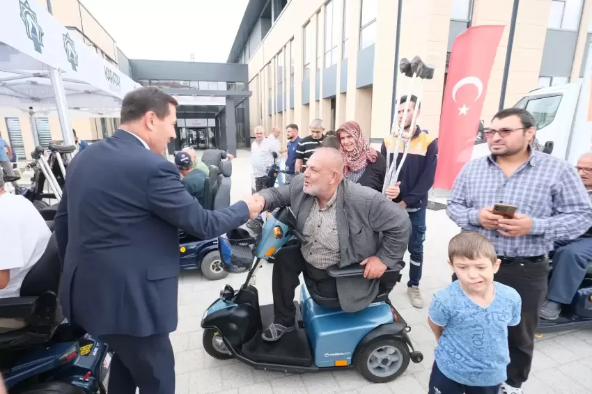 Konya Karatayda 80 akülü araç sahiplerine teslim edildi