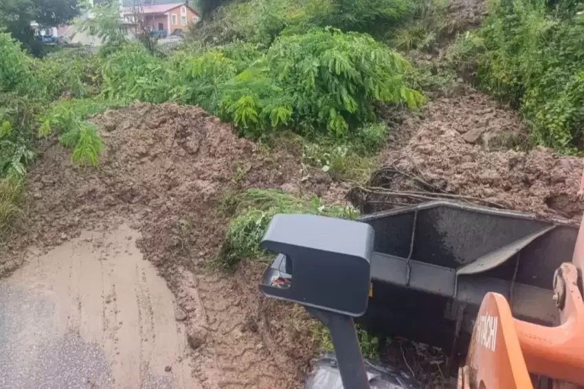 Orduda yağış sonrası Büyükşehir ekipleri sahada