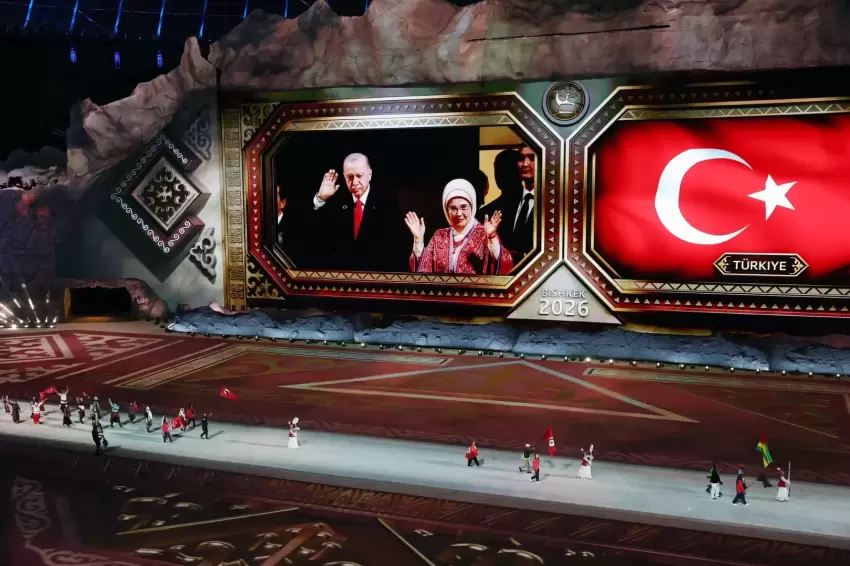 Dünya Göçebe Oyunlarının açılışını liderlerle birlikte izledi