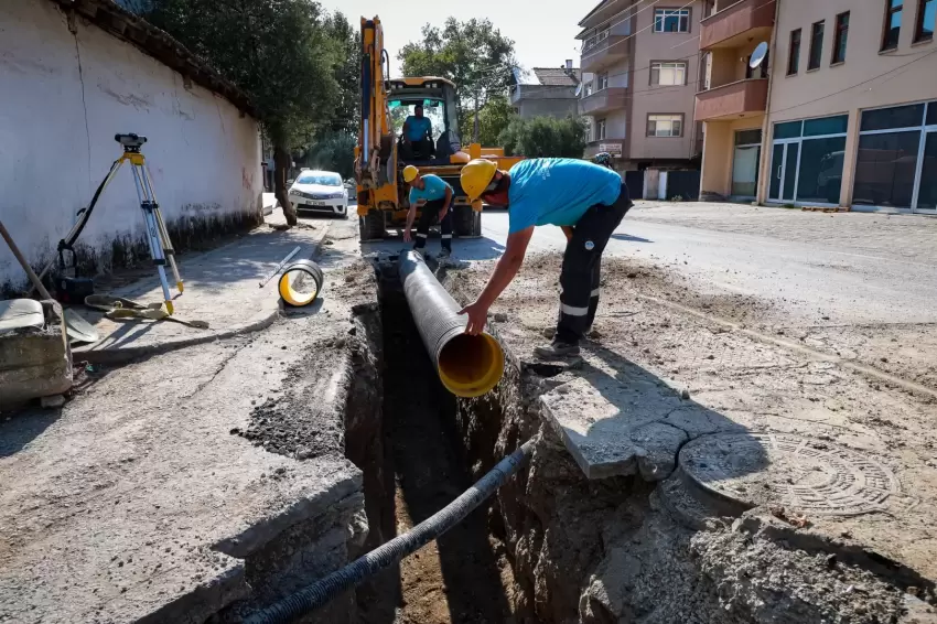 Sakaryada Ankara Caddesinin yağmursuyu altyapısı yenileniyor