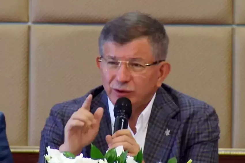 Davutoğlu hakkında Cumhurbaşkanına hakaret iddiasıyla soruşturma