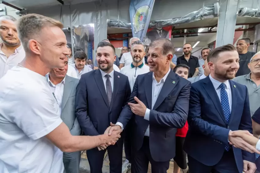 İzmirde Başkan Tugay Bucalı gençleri dinledi