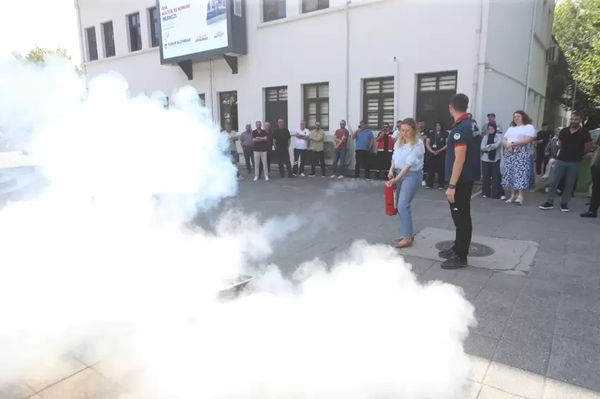 Sakarya Büyükşehir personeline yangın anında doğru müdahale anlatıldı