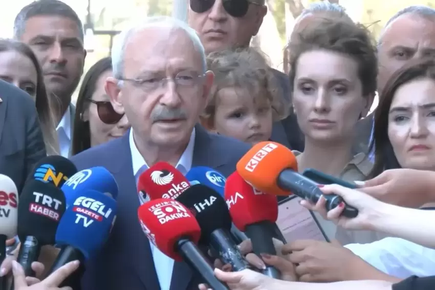 Kılıçdaroğlundan Buca Cezaevi önünde dikkat çeken mesaj... İddianame bir an önce yazılmalı