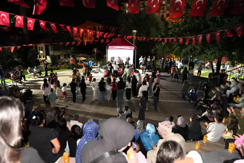 Ankara Keçiörende park konseri coşkusu devam ediyor