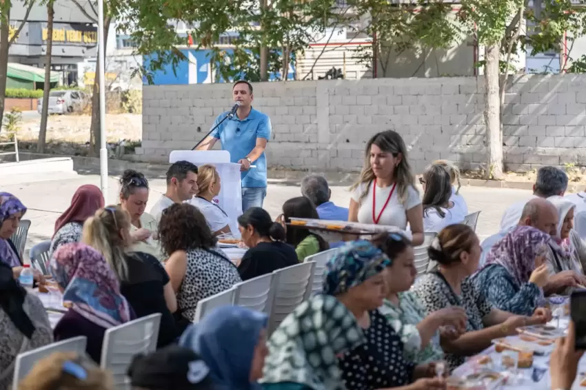 İzmir Bornovada Menemen Şenliği finali Kent Bostanında yapıldı