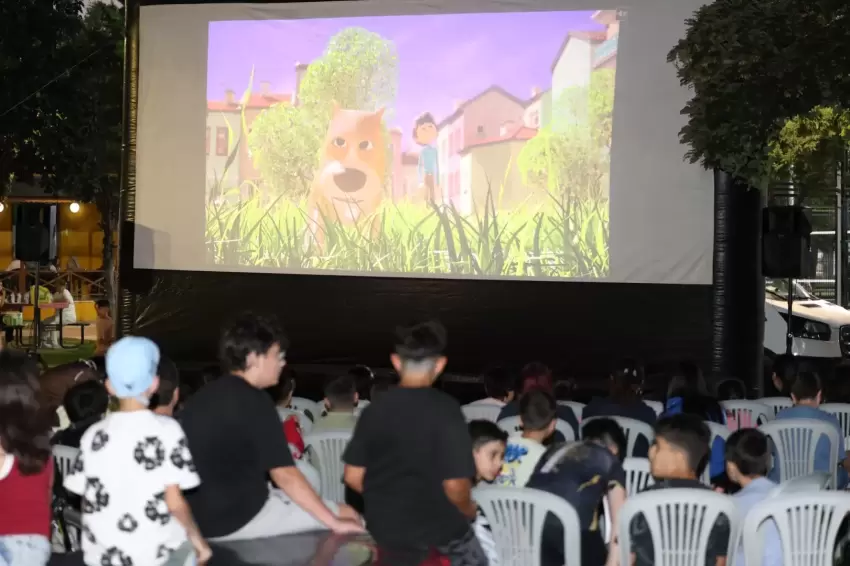 Bursa Osmangazide yaz akşamları film gösterimleriyle renkleniyor