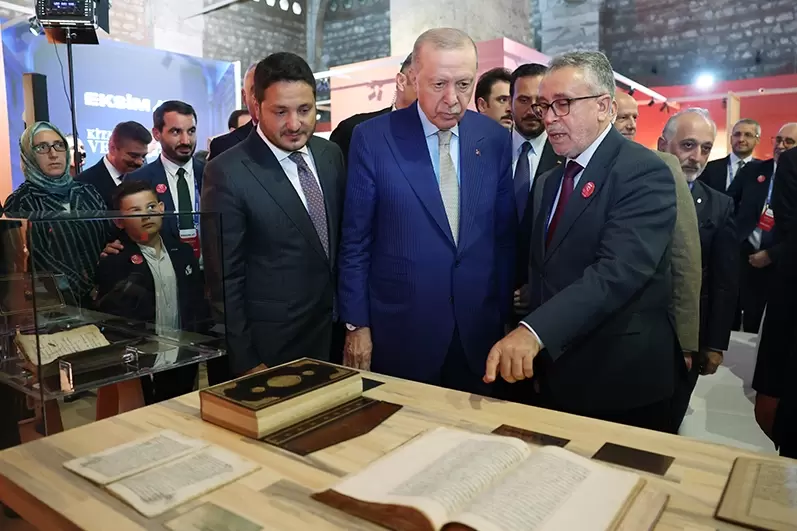 Cumhurbaşkanı Erdoğandan kitap vurgusu... Bizi köklerimize bağlayan en güçlü damar