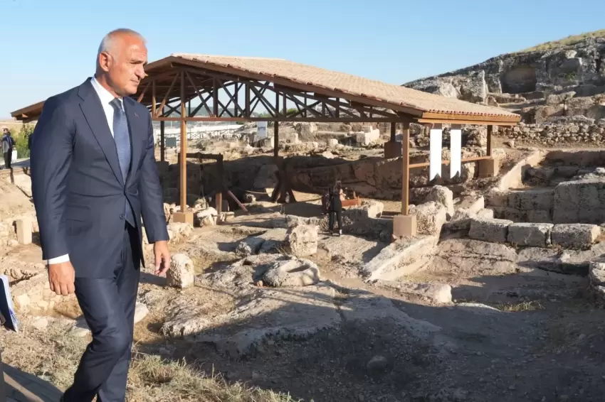 Bakan Mehmet Nuri Ersoydan Perre Antik Kentine yakın takip