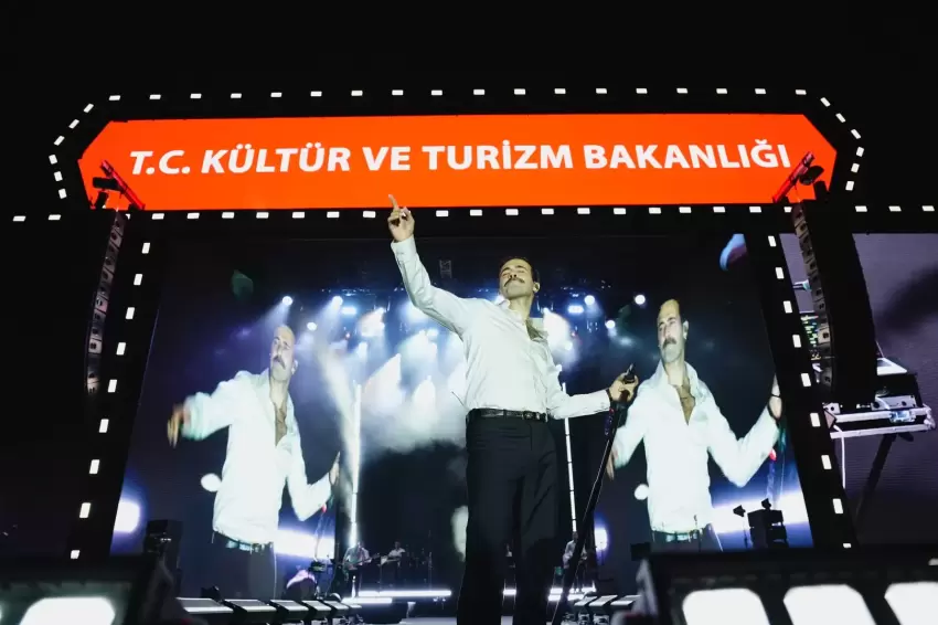 Kayseride Mert Demirden müzik dolu gece