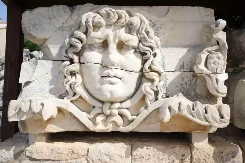 Medusanın antik dünyadaki gizemli rolü... Medusanın binlerce yıllık koruyucu sırrı