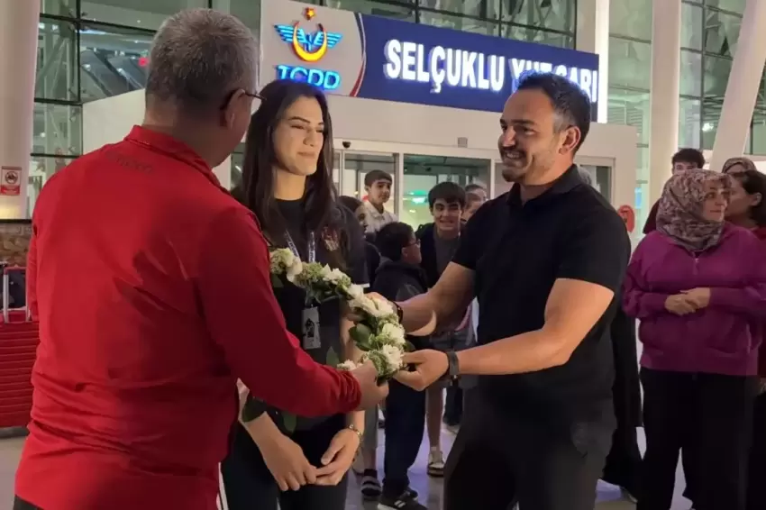 Avrupa ikincisi Konyalı sporcu coşkuyla karşılandı