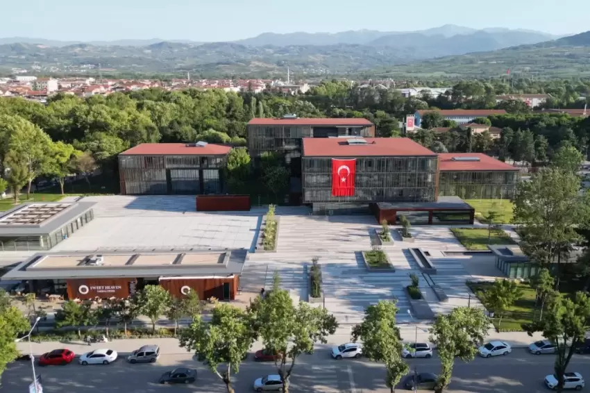 Bursa İnegölden bin 650 öğrenciye 3,3 milyon TLlik kırtasiye desteği