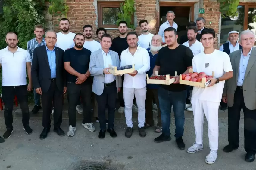 Bursa Osmangazide Yigitali Mahallesinde Başkan Aydına sevgi seli