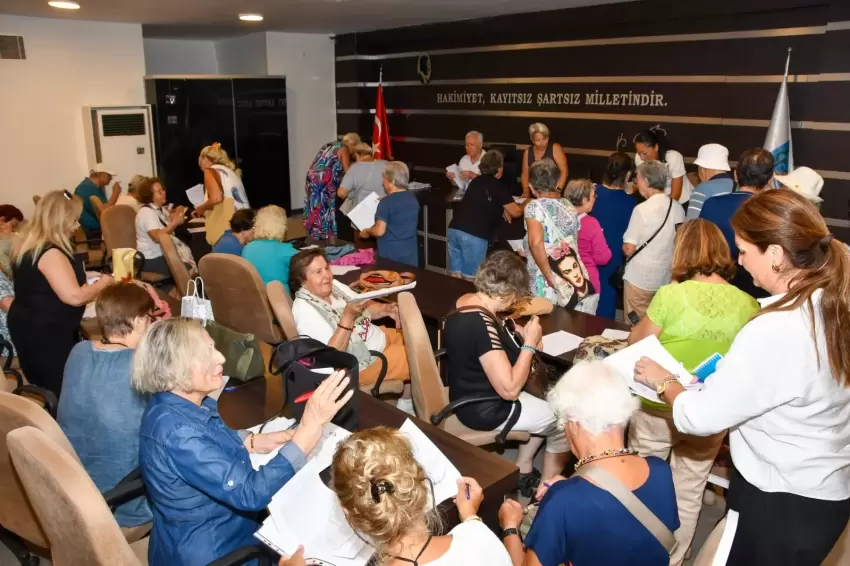 İzmir Narlıdere 3. Yaş Üniversitesinde eğitimler ekimde başlıyor
