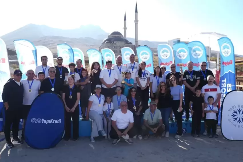 Erciyeste plaj voleybolu turnuvası