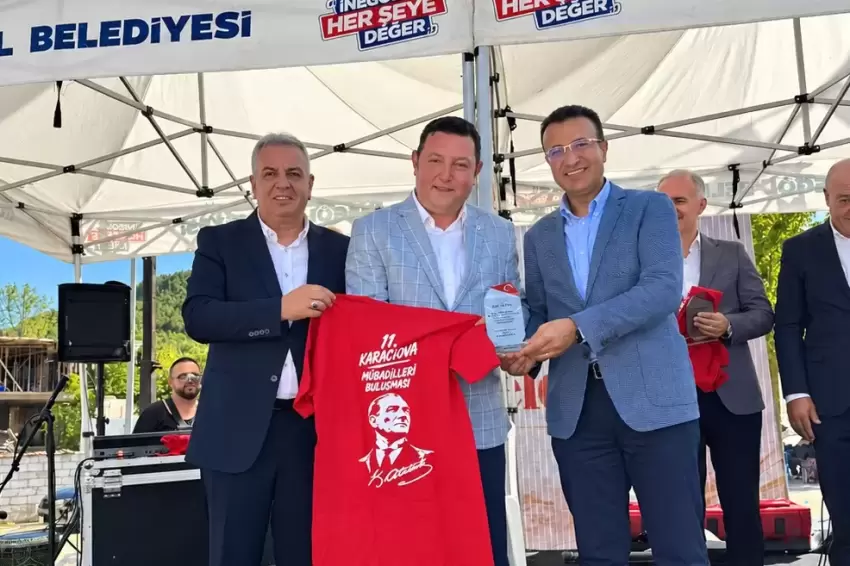 Karacaova Mübadilleri 11. buluşmasında Recep Durala teşekkür plaketi