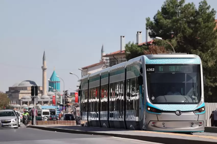 Konyada ilk kez üniversitelere kayıt yaptıranlara 7 günlük ücretsiz ulaşım hakkı
