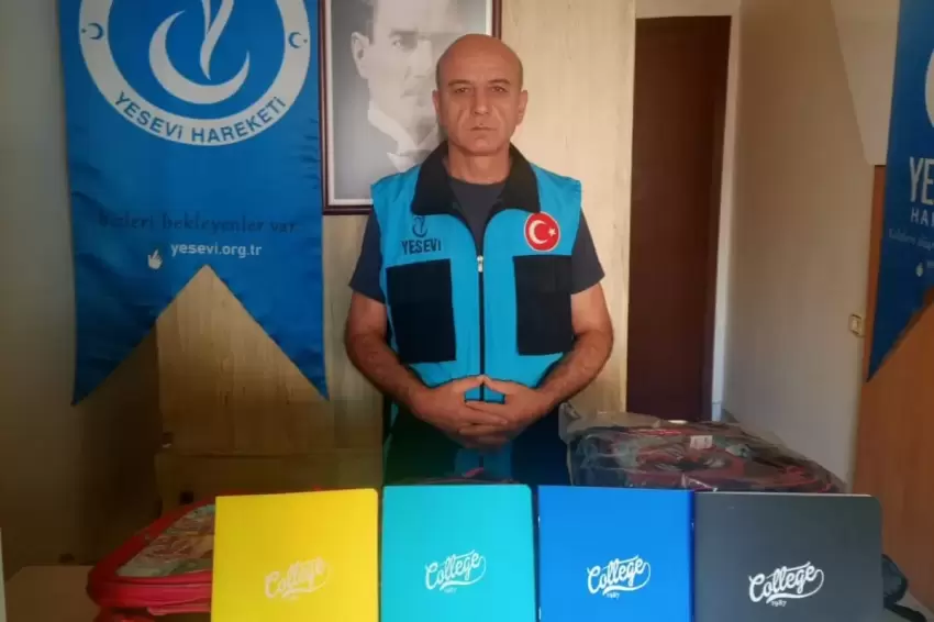 Edirne Yesevi Hareketinden öğrencilere çanta ve kırtasiye desteği