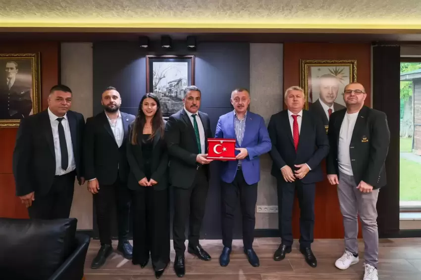 Türk Eğitim-Senden üniversitelerin ulaşım ve sosyal alan sorunları için Kocaeli Büyükşehire ziyaret