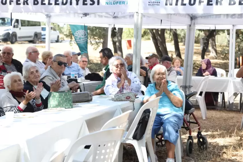 Bursa Nilüferde huzurevi sakinleri yaza piknikle veda etti