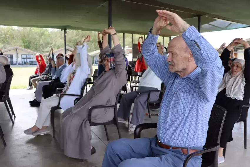 İzmitte Alzheimer Yaşam Evi sakinleri doğayla buluştu