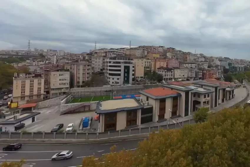Beyoğlunda yeni okul öğrencileriyle buluştu