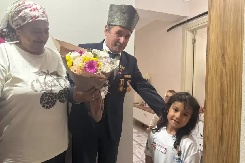 Sakarya Karasulu SGMli miniklerden gazilere anlamlı ziyaret